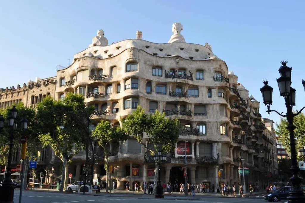 5 Pax Santa Monica Ramblas Barcelona Apartment