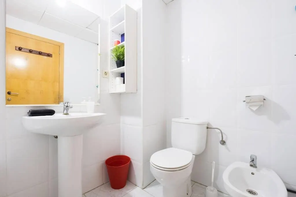 5 Pax Santa Monica Ramblas Barcelona Apartment