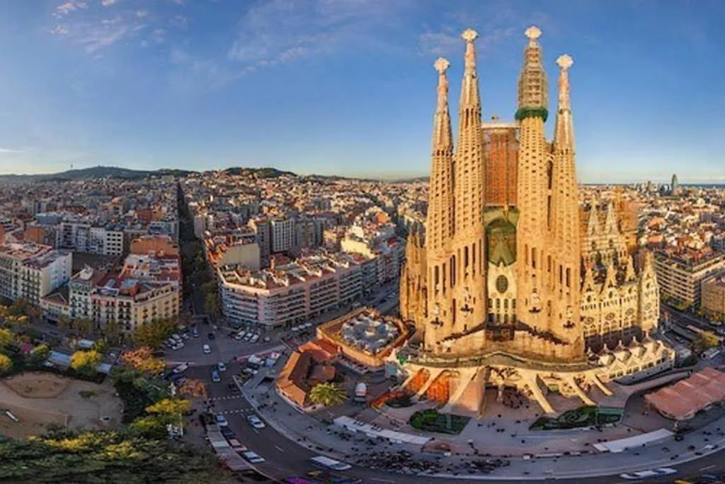 5 Pax Santa Monica Ramblas Barcelona Apartment